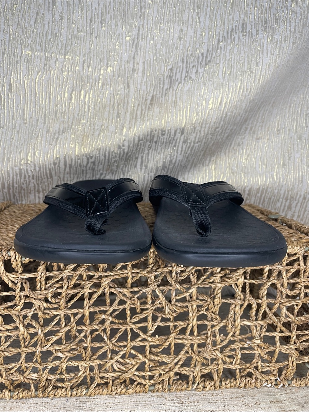 Vionic TIDE  Black Flip Flop Sandals Sz 9 Men’s MINT! - Picture 7 of 8
